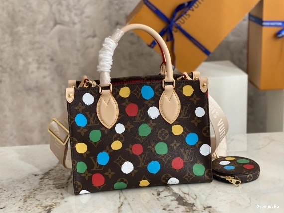 YK ONTHEGO VUITTON PM X LOUIS 0112